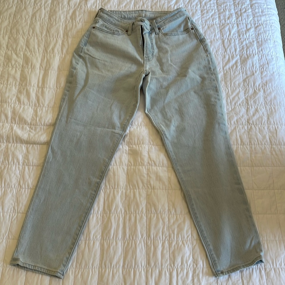 Old Navy Women’s Light Wash Curvy Jeans